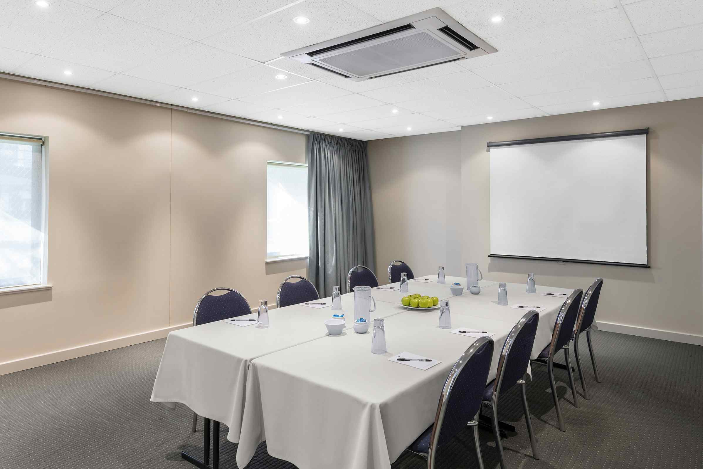 Hovea Meeting Room, Nesuto Mounts Bay Perth Apartment Hotel